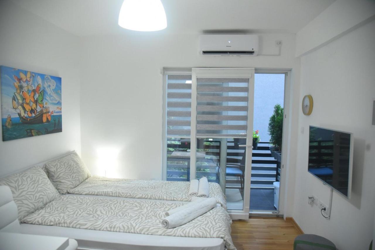 Dekart 2 Apartment Ni Buitenkant foto