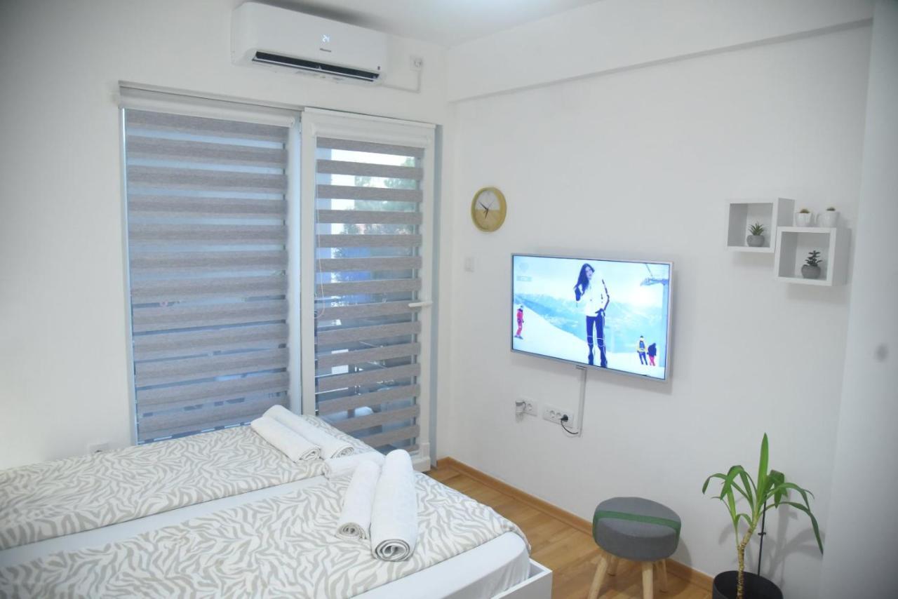 Dekart 2 Apartment Ni Buitenkant foto