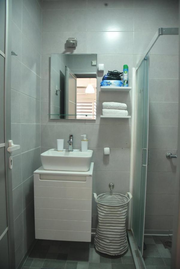 Dekart 2 Apartment Ni Buitenkant foto